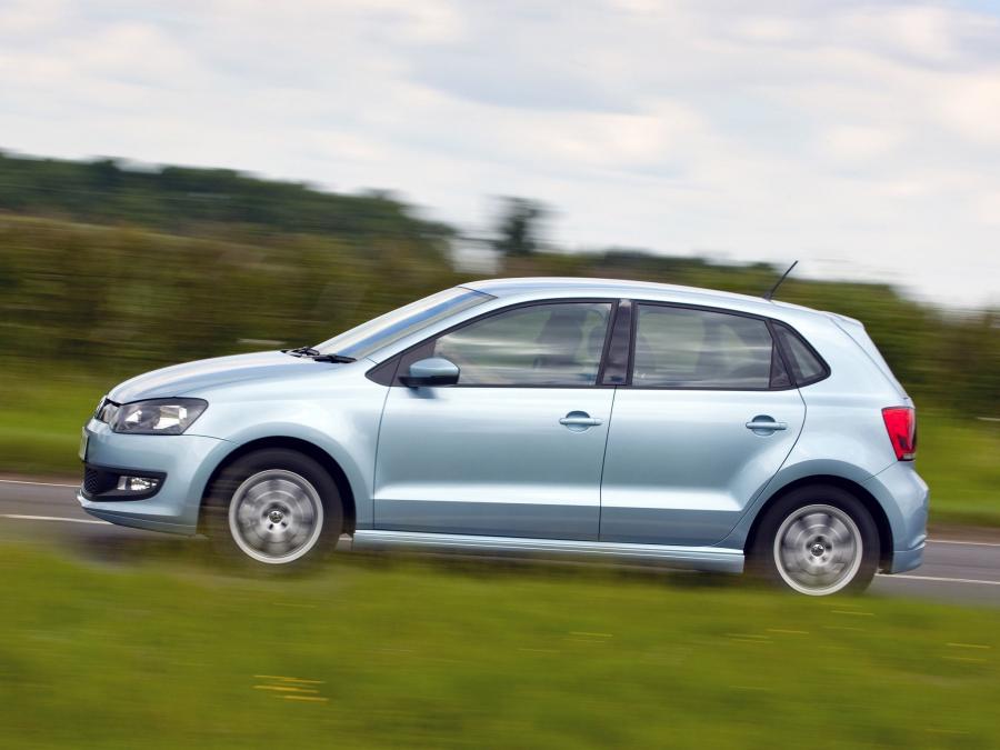  Volkswagen Polo 5-Door BlueMotion 2010 года  (UK) (фото 7 из 11)